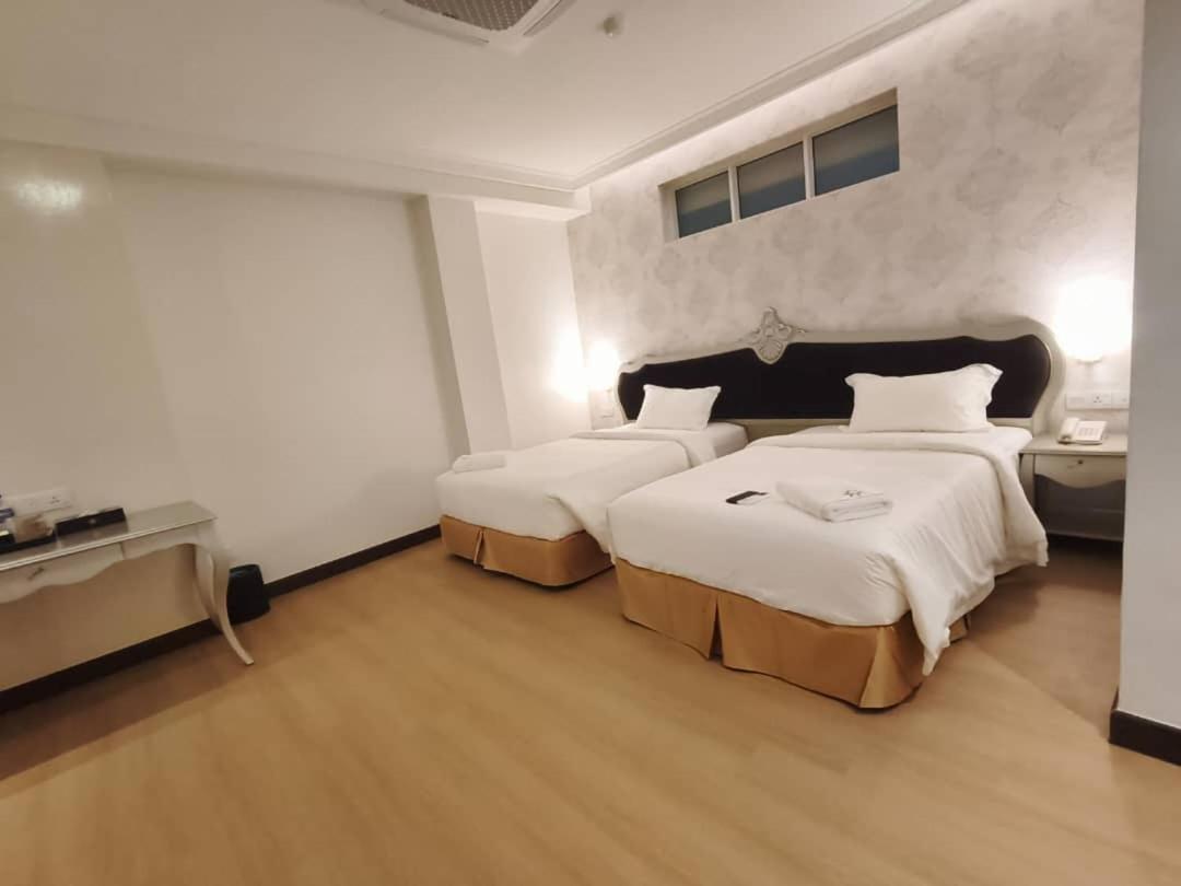 Rc Hotel Melaka Extérieur photo