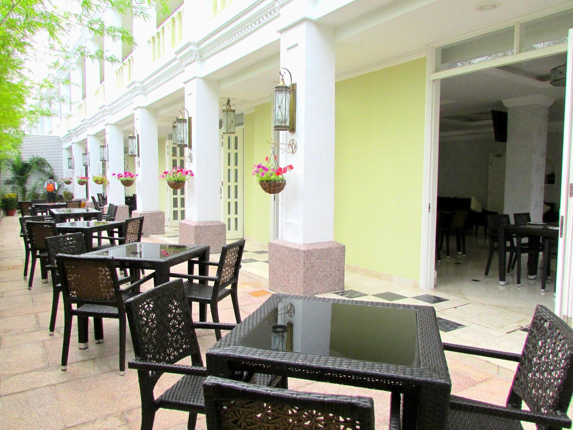 Rc Hotel Melaka Extérieur photo