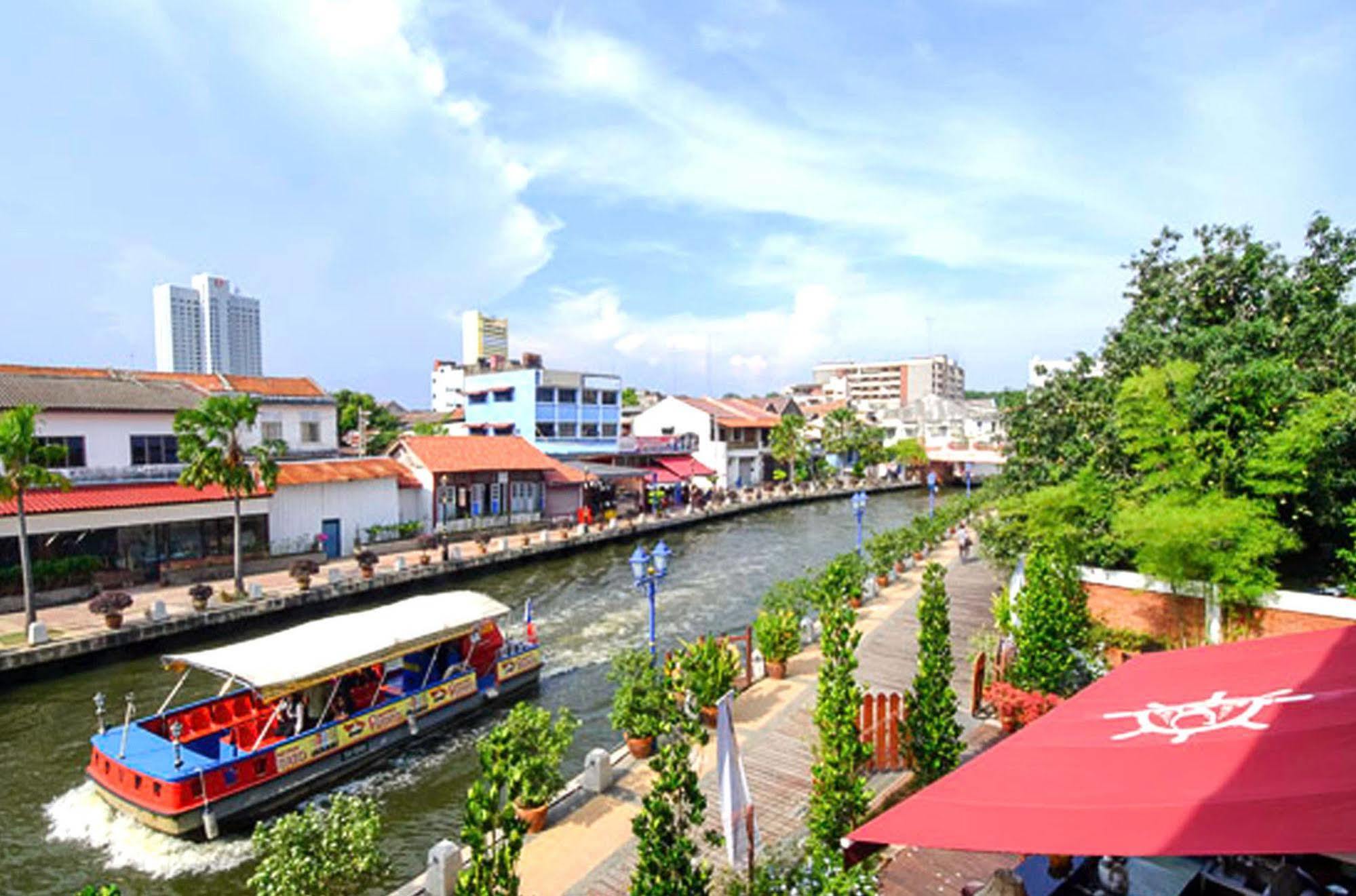 Rc Hotel Melaka Extérieur photo