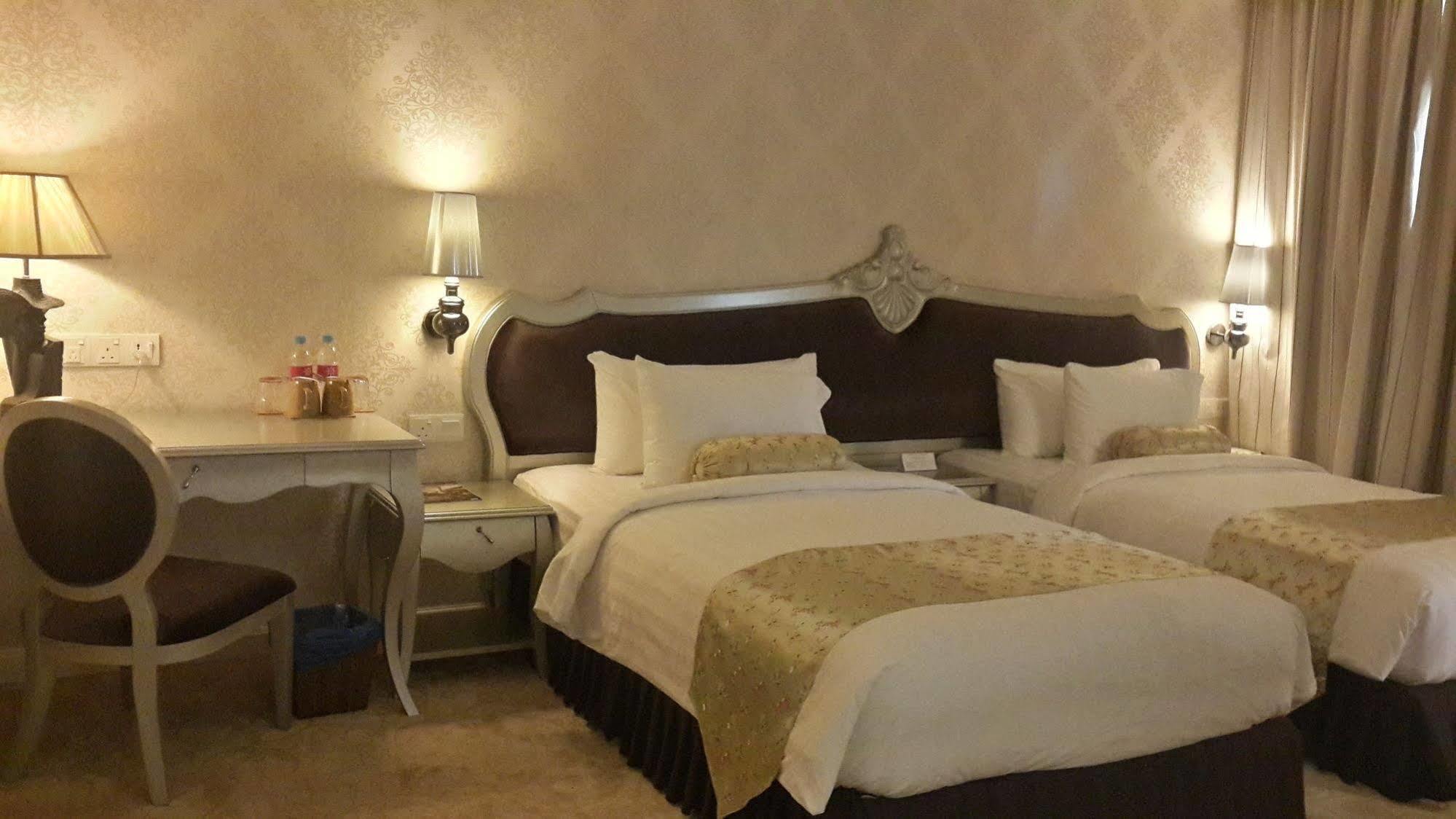 Rc Hotel Melaka Extérieur photo